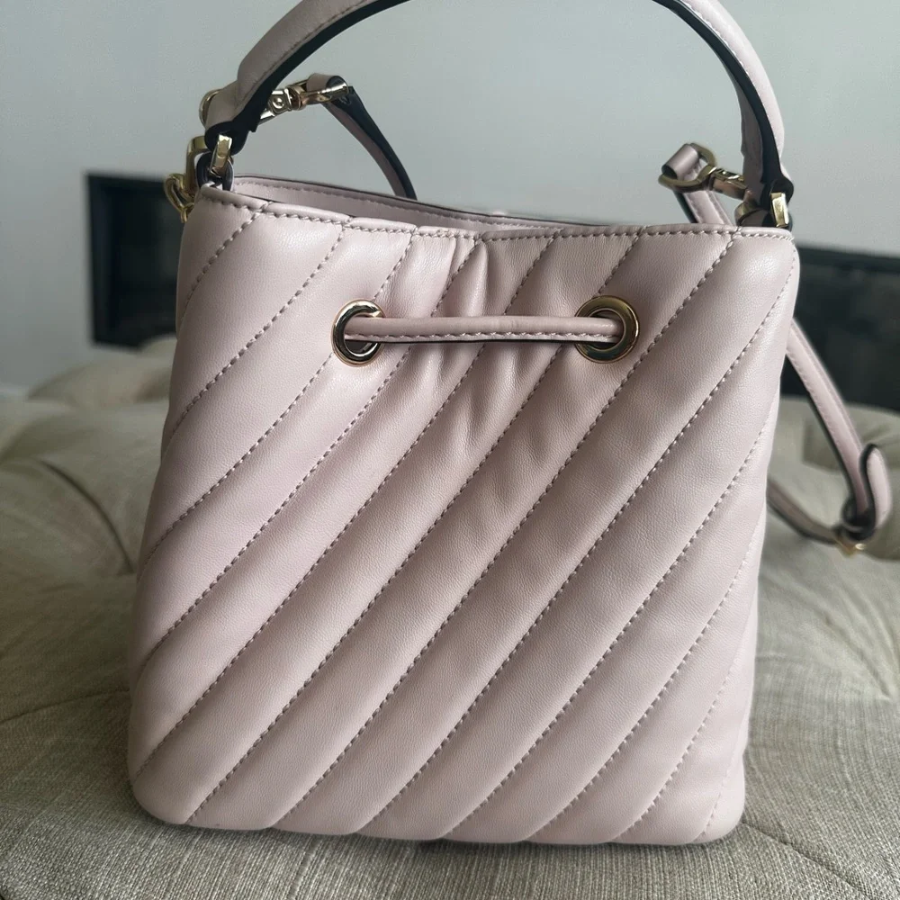 Michael Kors Light Pink Quilted Crossbody Bag - Picture 4 of 15